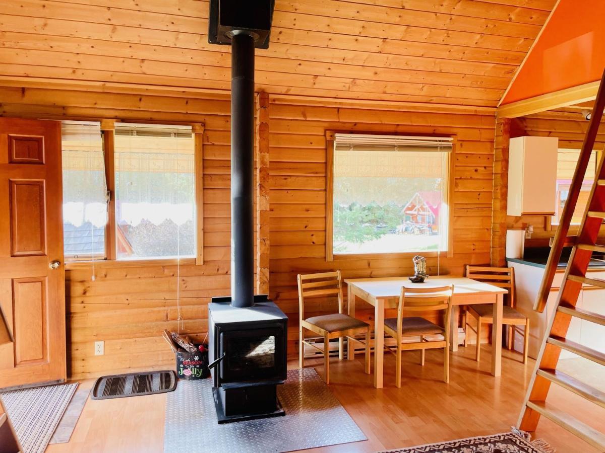 Camels Hump Guest Ranch Lumby Ngoại thất bức ảnh