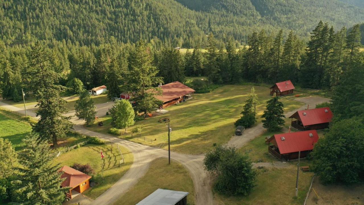 Camels Hump Guest Ranch Lumby Ngoại thất bức ảnh